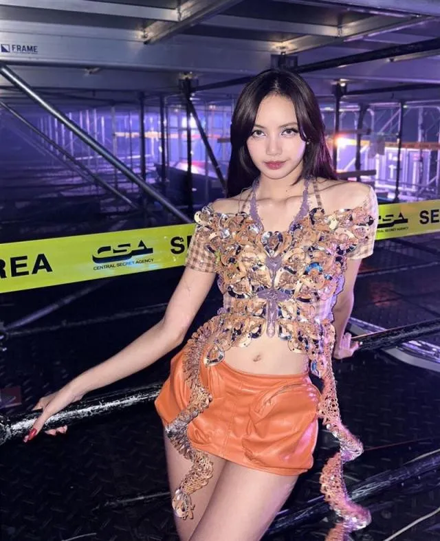 ro-bang-chung-lisa-blackpink-roi-yg-de-dau-quan-cho-hang-thu-am-noi-tieng-cua-my (31)