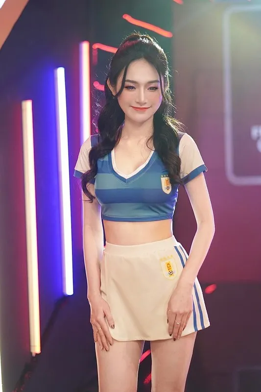 nu-sinh-am-vong-nguyet-que-duong-len-dinh-olympia-lot-xac-thanh-hotgirl-sau-9-nam-cdm-tram-tro-goi-vo-quoc-dan (9)