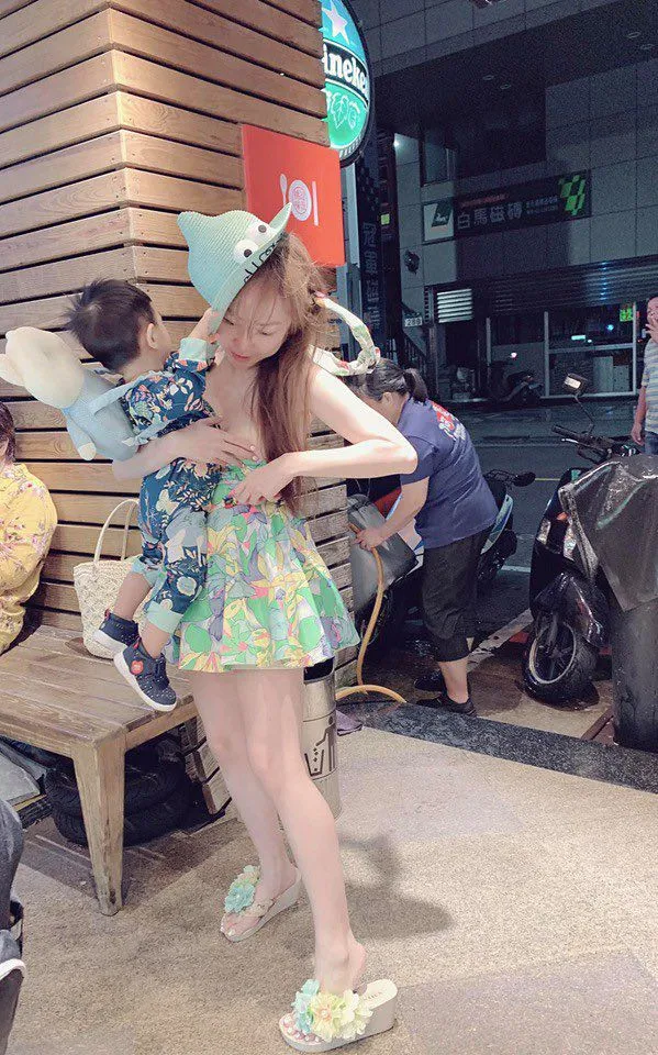 me-22-tuoi-di-hop-phu-huynh-vua-mo-mieng-cuoi-chao-hoi-de-lo-thu-khien-con-bi-xa-lanh (11)