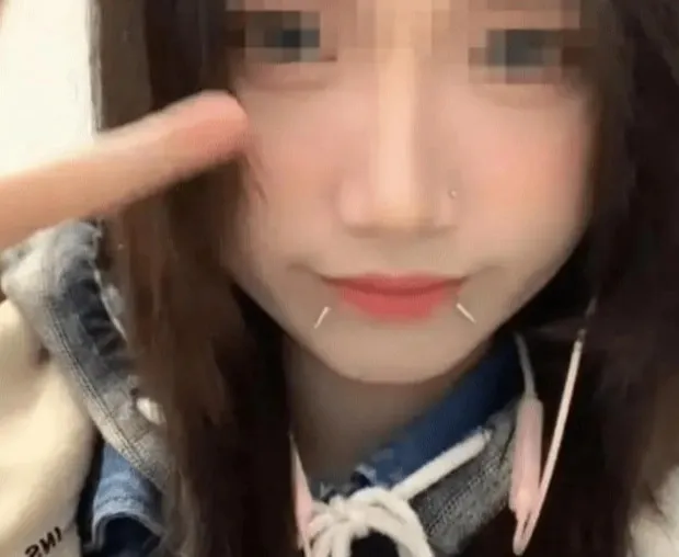 me-22-tuoi-di-hop-phu-huynh-vua-mo-mieng-cuoi-chao-hoi-de-lo-thu-khien-con-bi-xa-lanh (9)