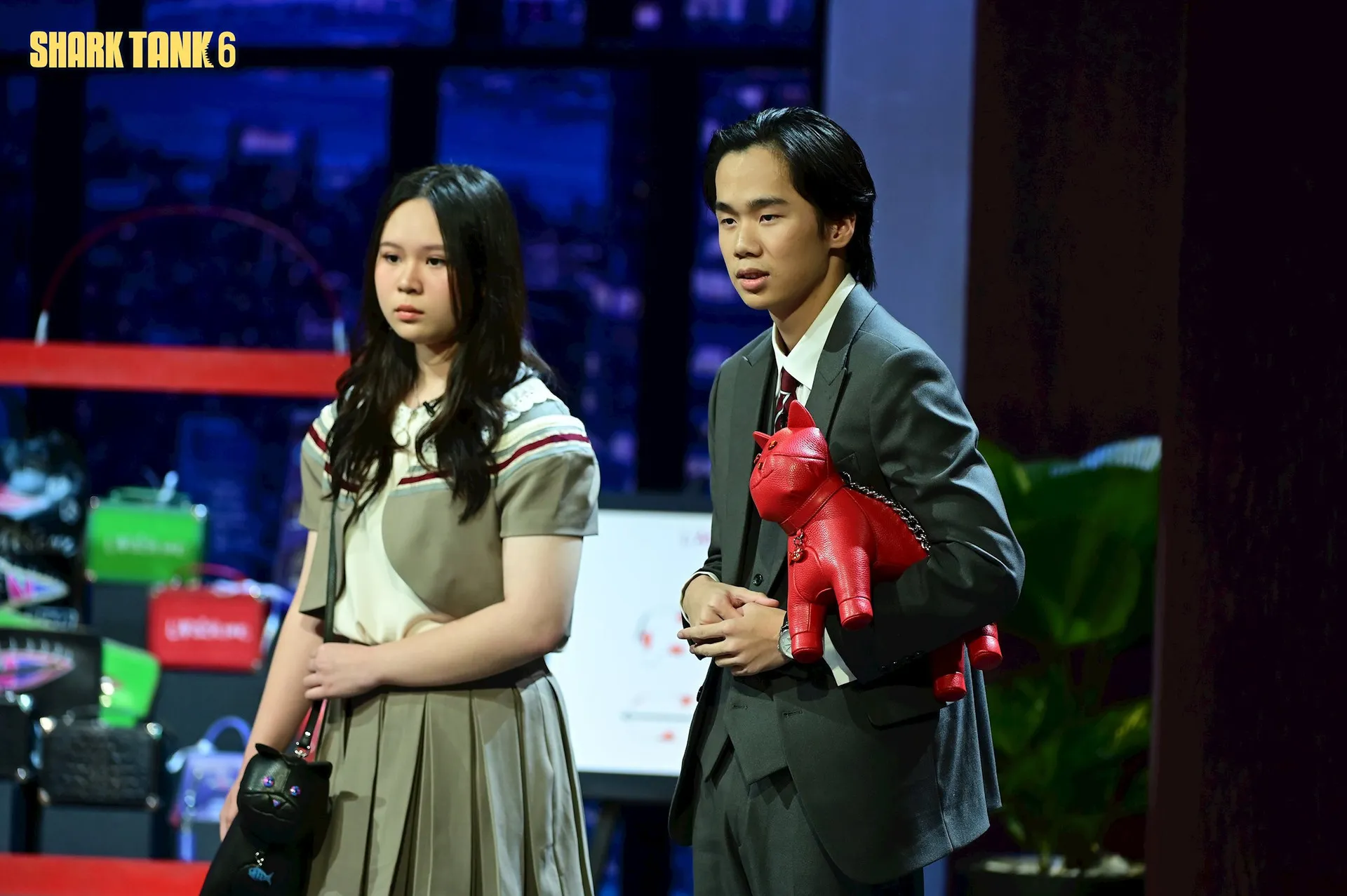 ceo-2k5-mang-tui-xach-doc-la-goi-von-cac-shark-khuyen-hoc-xong-roi-lam-ai-ngo-chi-1-cau-noi-lien-duoc-do-tien (3)