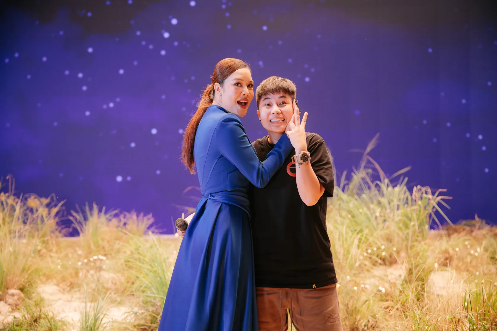 dao-dien-trieu-view-dinh-ha-uyen-thu-tiet-lo-hau-truong-quay-mv-noi-binh-minh-day-nang-nguoi-mac-dau-lung-nguoi-cat-vay (3)