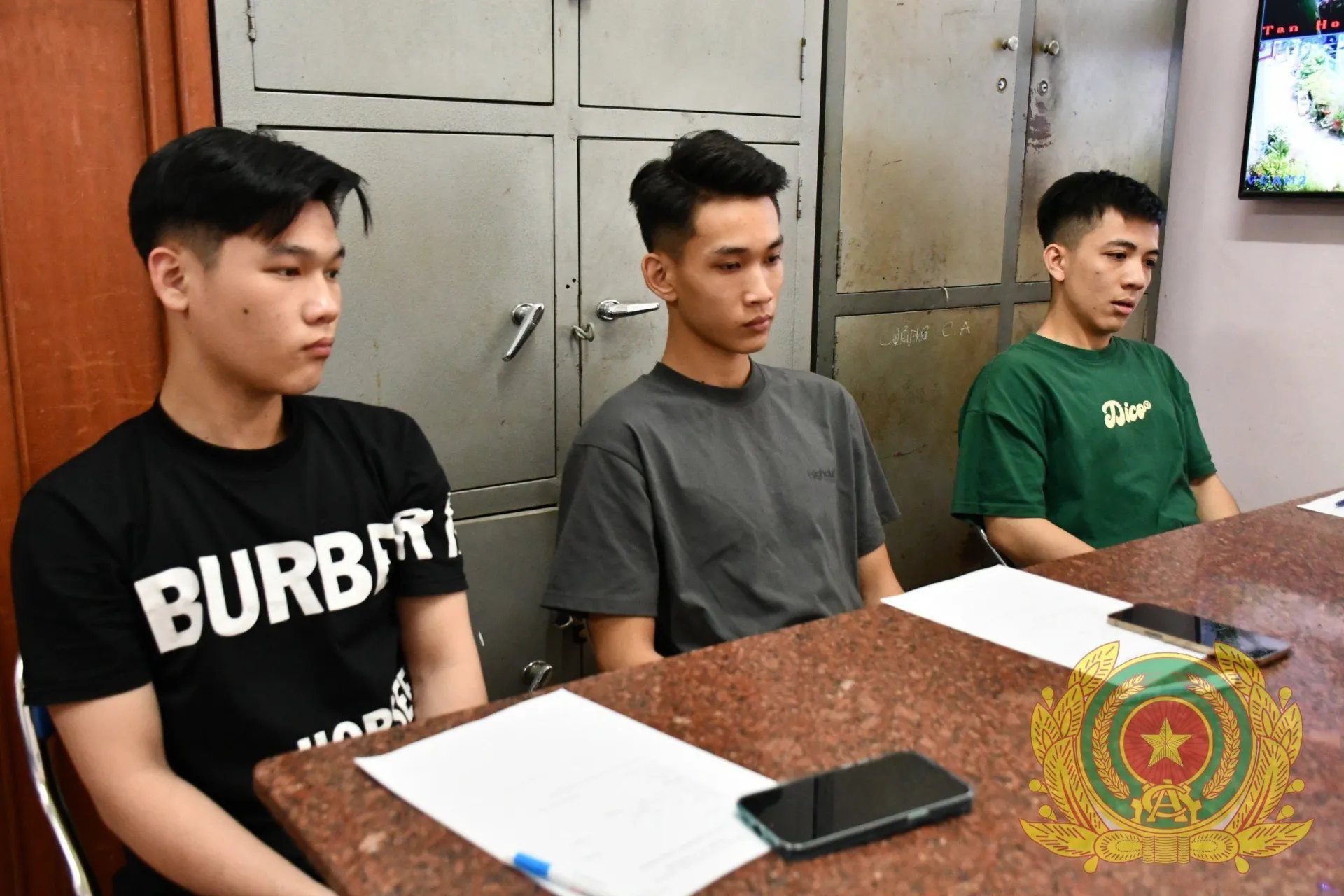 mot-tiktoker-noi-tieng-bi-khoi-to-bat-khan-cap-vi-quay-clip-du-trend-dien-xiec-cua-ngoc-trinh-tren-duong-quoc-lo (4)