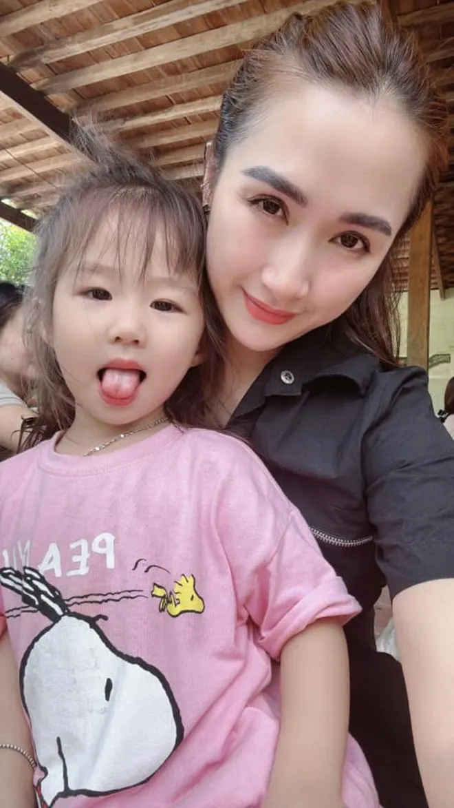 trum-buon-mai-thuy-bien-gioi-gio-vang-vtv-lay-gai-xinh-dan-toc-gap-duoc-2-thang-nay-o-nha-rua-bat-cham-con (8)