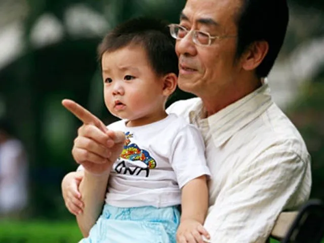 nghe-hang-xom-noi-chau-khong-giong-con-trai-ong-noi-len-xet-nghiem-adn-ket-qua-khong-ai-nghi-toi (10)