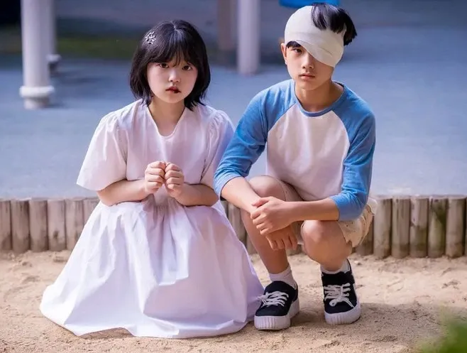 nu-dien-vien-21-tuoi-dong-hoc-sinh-tieu-hoc-qua-xuat-sac-guong-mat-tre-den-muc-ai-cung-tuong-hoc-dien-vien-nhi (6)