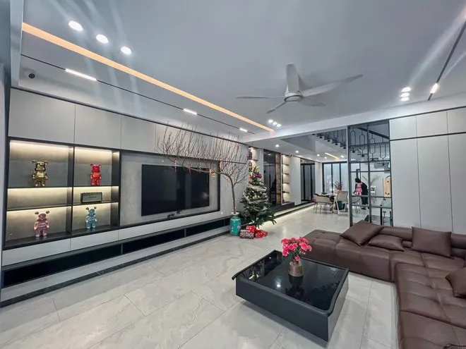 cuoi-chang-cau-thu-ngheo-hot-girl-nghe-an-co-cuoc-song-nhu-mo-lien-tiep-tau-xe-hoi-tien-ty (1)