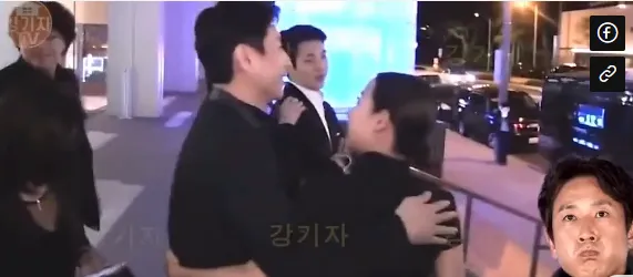 ro-clip-to-nam-dien-vien-ky-sinh-trung-an-vung-lam-hanh-dong-do-mat-voi-ban-dien-kem-6-tuoi-o-nuoc-ngoai (5)