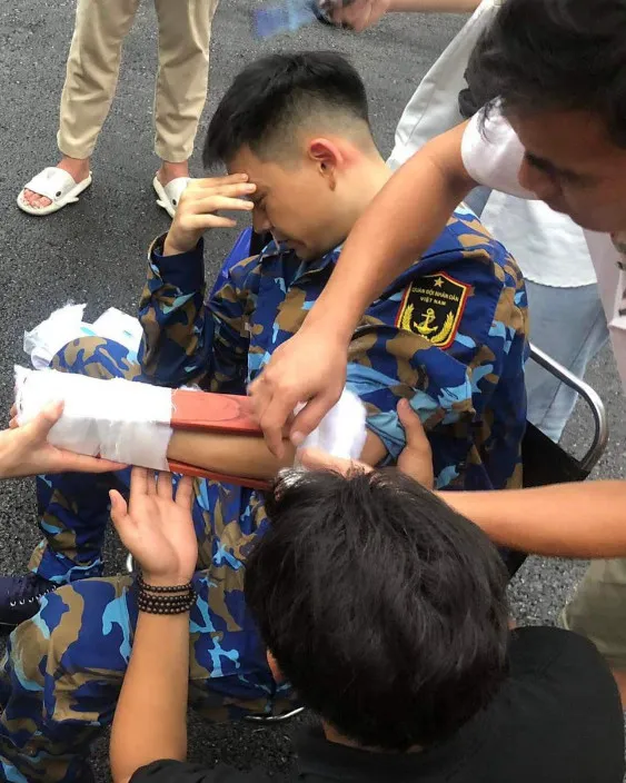 nma-dien-vien-vtv-gap-tai-nan-trong-luc-quay-phim-ekip-hot-hoang-dua-di-phau-thuat-gap (2)