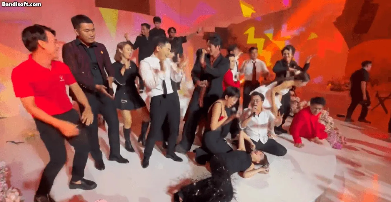 lo-ca-xe-cua-toc-tien-hat-tai-dam-cuoi-puka-gin-tuan-kiet-chua-tinh-tien-hat-nhung-tra-hon-1-ty-cho-dancer (17)