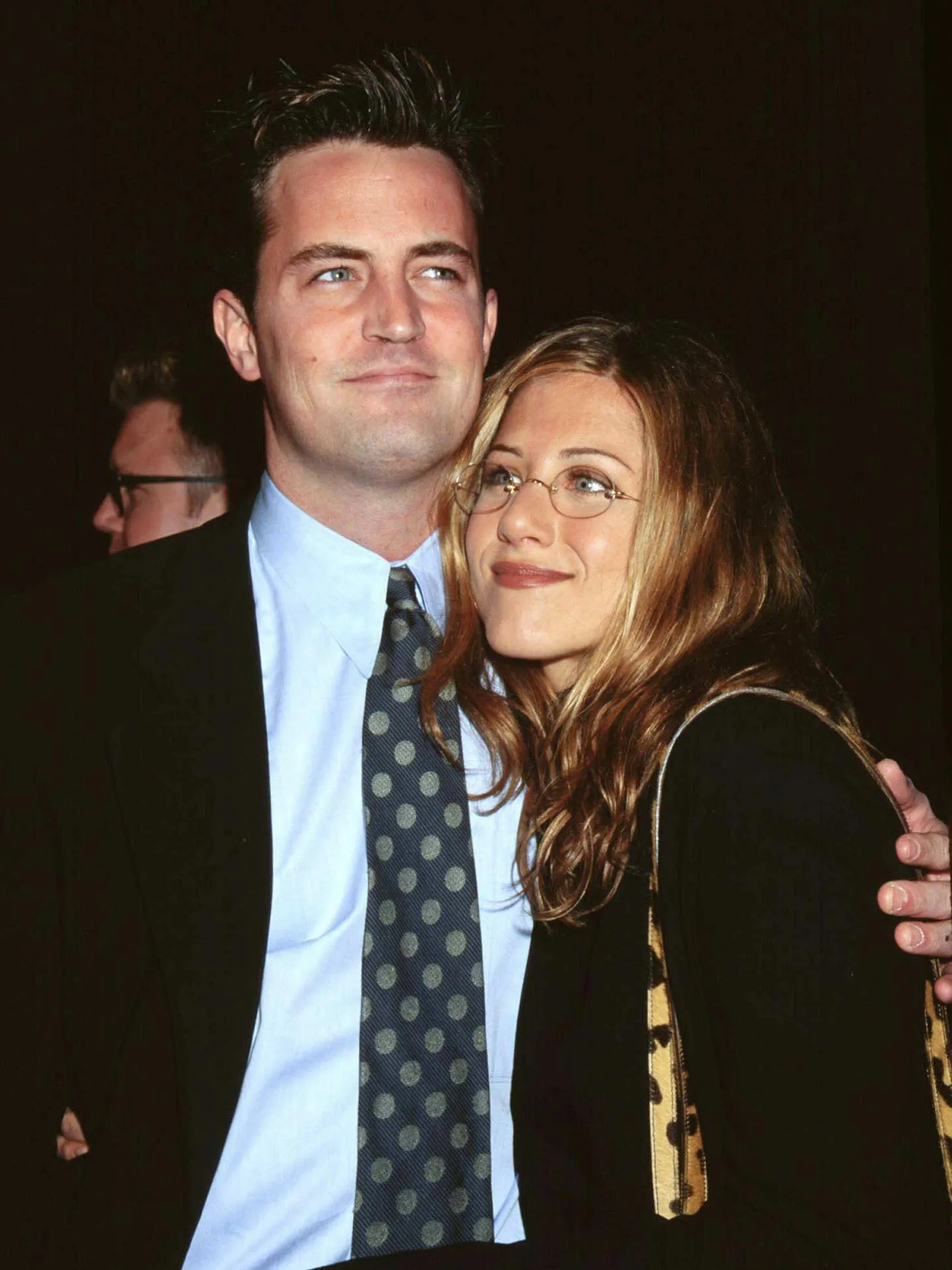 ban-be-suy-sup-vi-su-ra-di-dot-ngot-cua-nam-dien-vien-noi-tieng-duoc-phat-hien-qua-doi-trong-bon-tam (7)