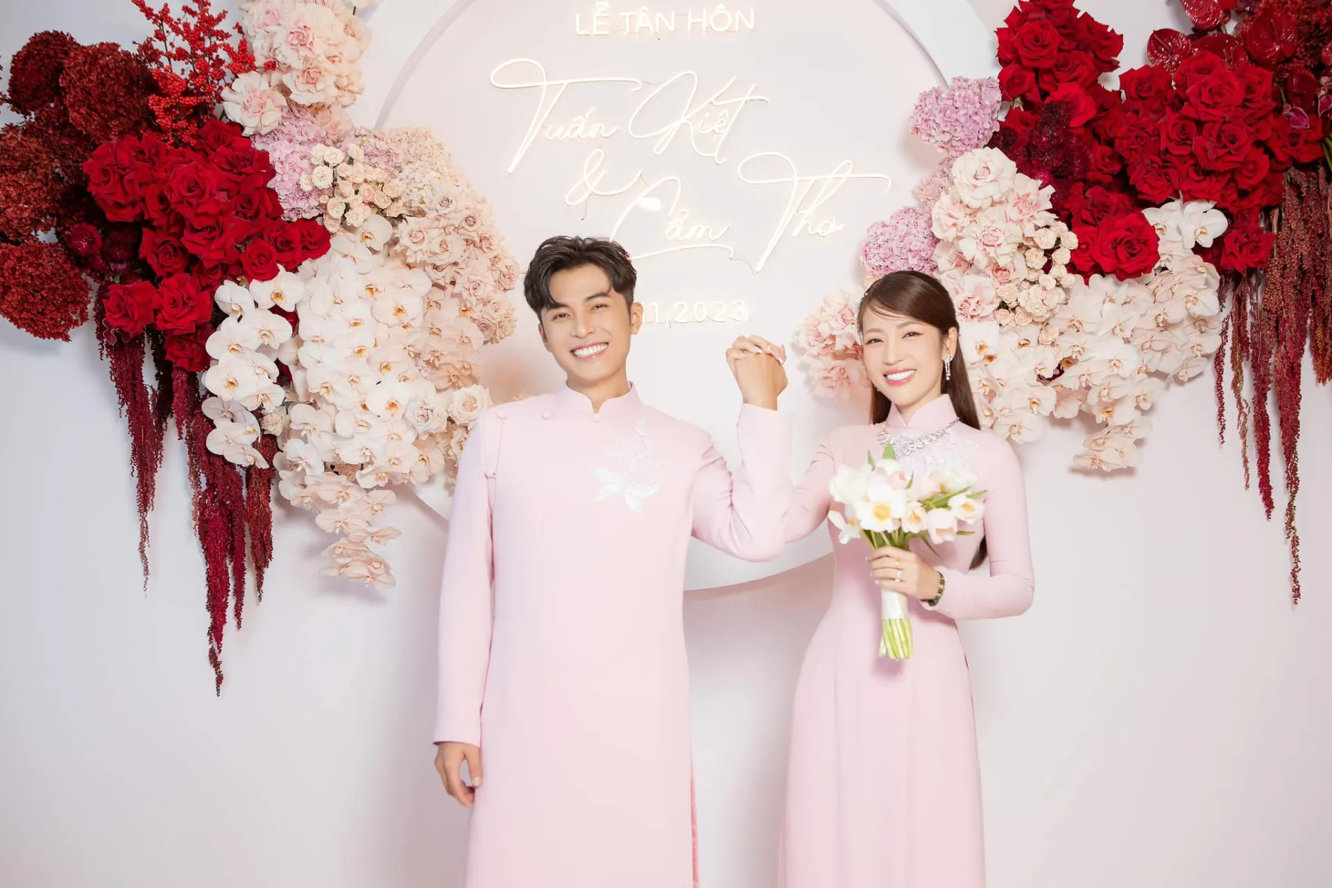 puka-la-co-dau-nhieu-dam-cuoi-nhat-viet-nam-le-cuoi-dong-thap-chua-dien-ra-lai-them-hon-le-khac-o-nha-tho (10)