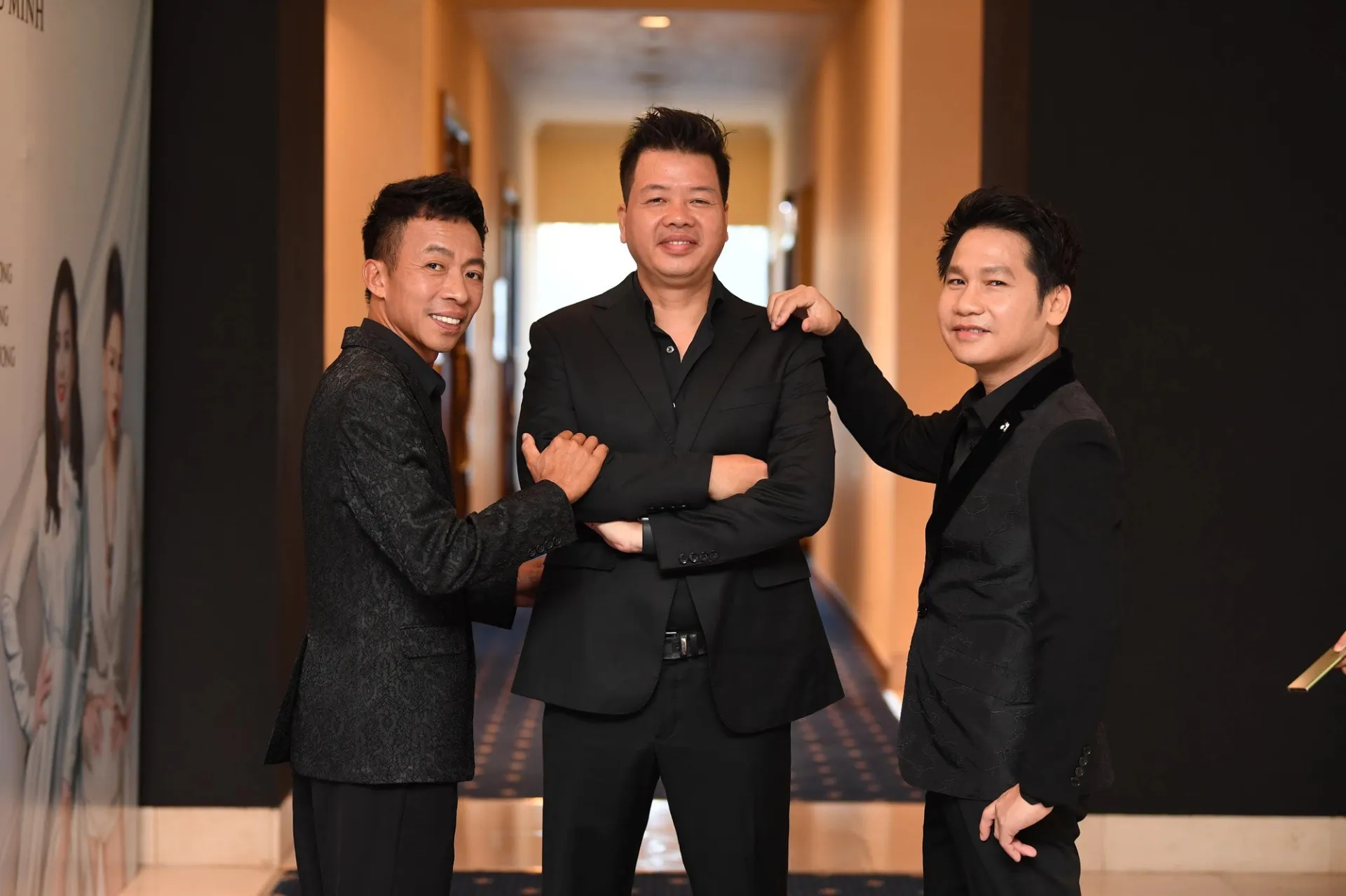 nam-ca-si-u60-ly-hon-vo-kem-18-tuoi-song-doc-than-tronh-nha-vuon-10000m2-dam-me-1-thu-vui-tieu-khien (114)