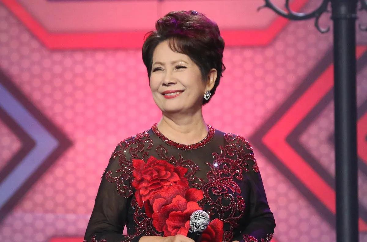 nu-nghe-si-dong-con-nhat-vbiz-sinh-8-nguoi-con-sat-con-hon-50-nam-voi-chong-qua-co-u80-van-dep (4)