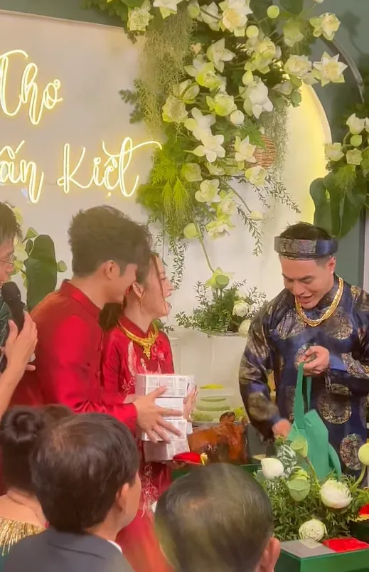 le-duong-bao-lam-mung-dam-cuoi-puka-gin-tuan-kiet-o-dong-thap-1-bao-tai-tien-mat-co-dau-chu-re-choang-vang (1)