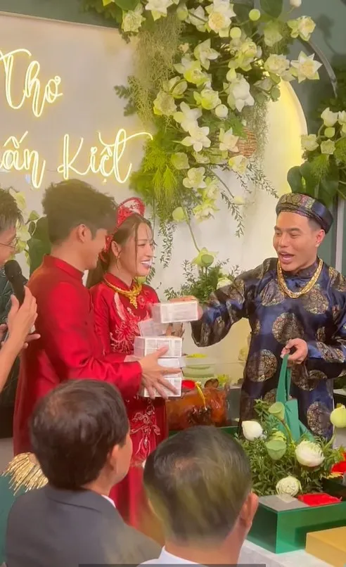 le-duong-bao-lam-mung-dam-cuoi-puka-gin-tuan-kiet-o-dong-thap-1-bao-tai-tien-mat-co-dau-chu-re-choang-vang (7)