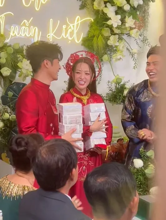 le-duong-bao-lam-mung-dam-cuoi-puka-gin-tuan-kiet-o-dong-thap-1-bao-tai-tien-mat-co-dau-chu-re-choang-vang (8)