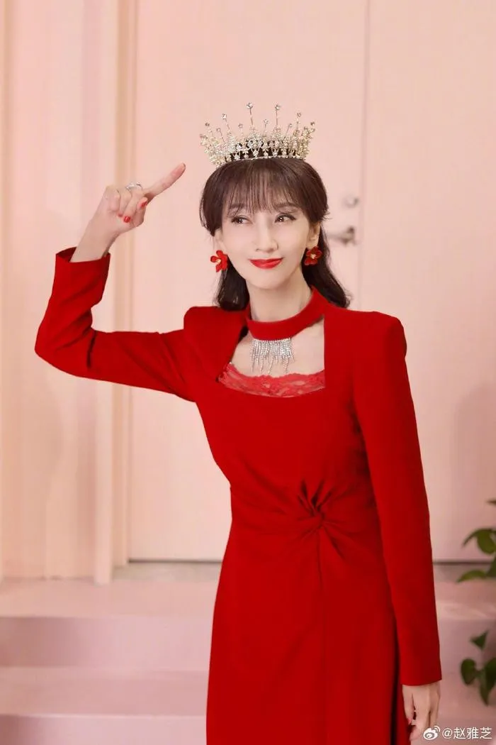 sao-nu-khoe-anh-mung-sinh-nhat-70-tuoi-gay-chan-dong-vi-tre-nhu-thieu-nu-18 (2)