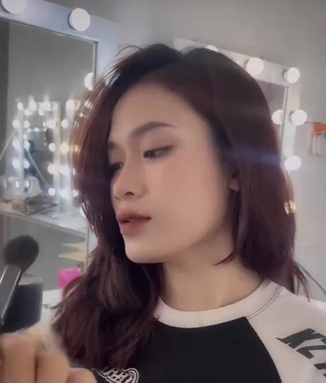 co-gai-thuan-viet-100-duoc-me-dat-ten-doc-nhat-vo-nhi-do-me-idol-nhat-nghe-ten-ai-cung-nghi-dang-dua (4)