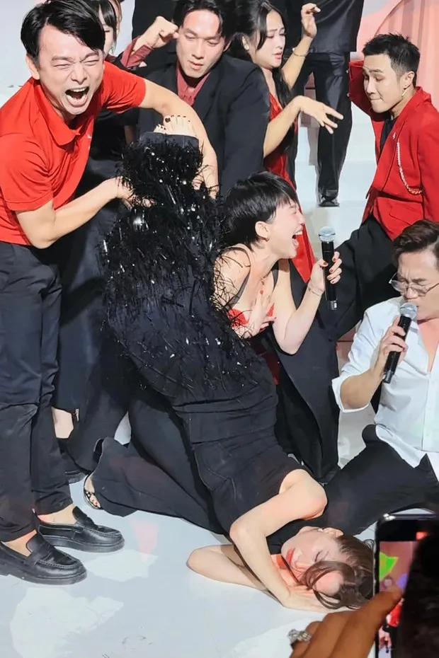 bi-noi-lam-lo-tai-chuoi-dam-cuoi-puka-gin-tuan-kiet-hoa-minzy-dang-anh-con-trai-dap-tra-bang-cau-danh-thep (4)