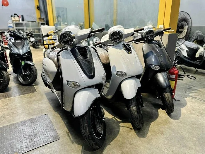 honda-sh-mode-ra-ria-truoc-mau-tay-ga-cung-nha-thiet-ke-khong-cho-che-ma-gia-chi-41-trieu-dong (3)