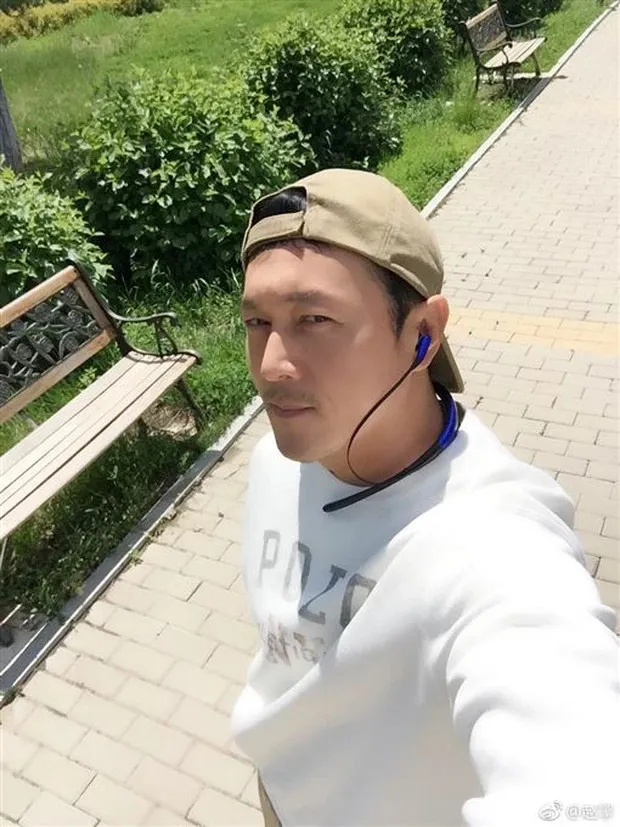 nam-dien-vien-co-cuoc-doi-khac-kho-nhat-showbiz-u50-ban-mang-dong-phim-vi-bi-vo-lua-40-ty (7)