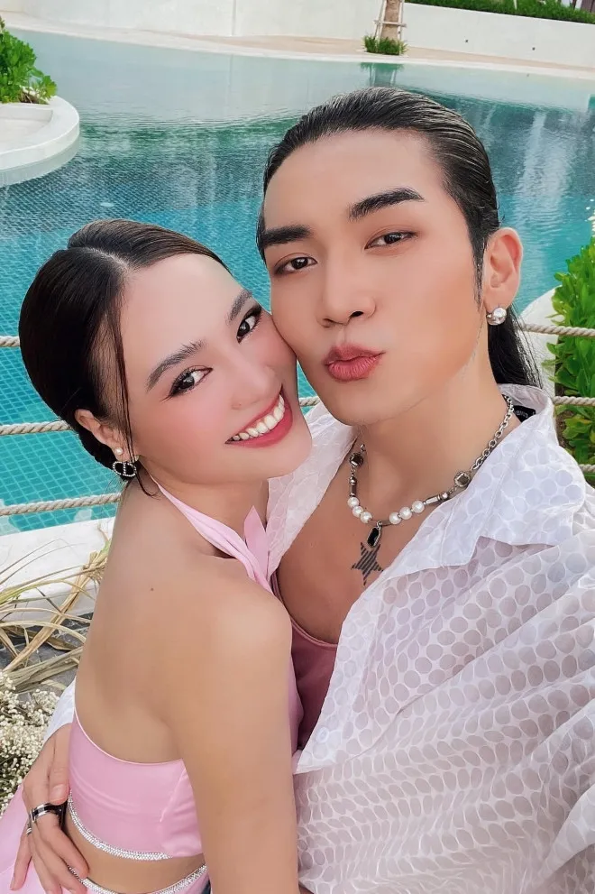 ninh-duong-lan-ngoc-khoe-nhan-cuoi-ngon-ap-ut-nghi-van-len-xe-hoa-dip-cuoi-nam-danh-tinh-nua-kia-khong-xa-la (51)