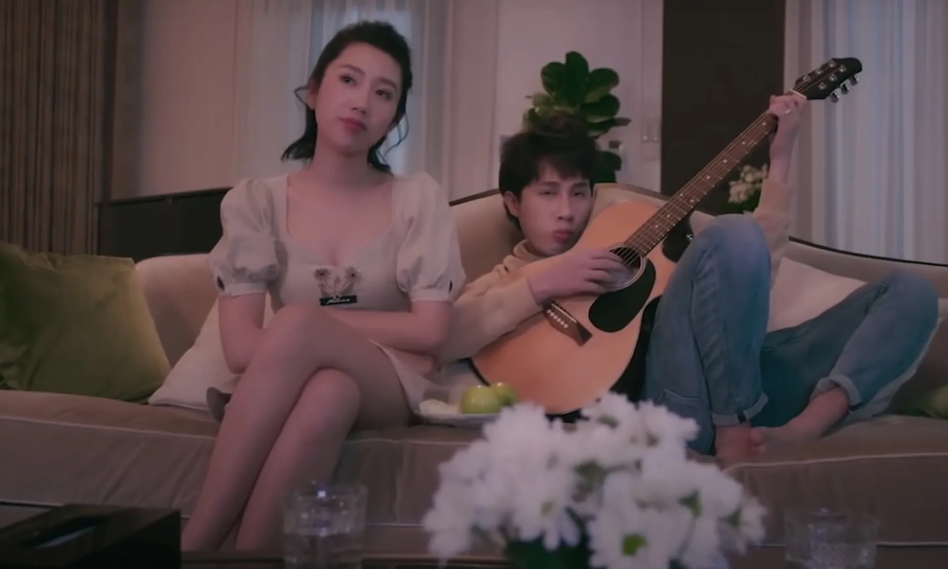 thuy-ngan-lo-dien-sau-nghi-van-hen-ho-jack-than-mat-ben-nguoi-dan-ong-khac-dap-tan-tin-don (9)