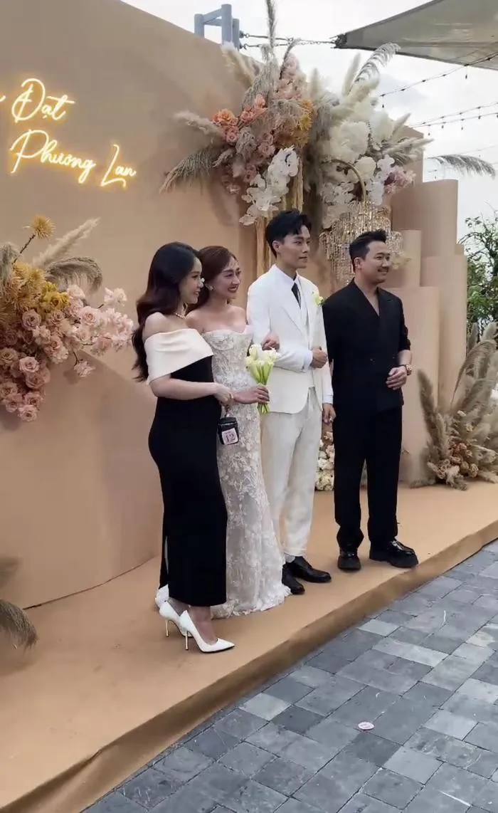 sam-be-bung-bau-vuot-mat-du-dam-cuoi-phuong-lan-gay-lo-lang-vi-1-chi-tiet-khien-tran-thanh-ho-tong (411)