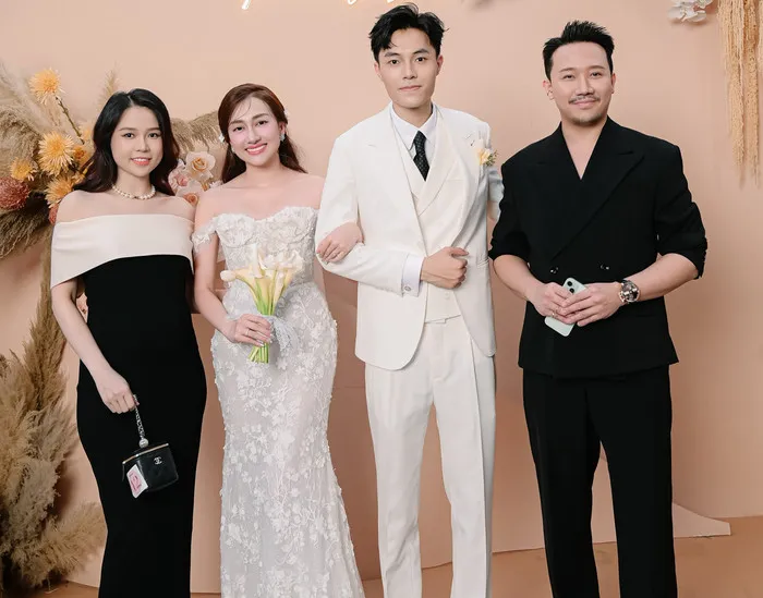 tran-thanh-bi-dan-em-thai-do-ra-mat-giua-dam-cuoi-man-doi-chat-ra-sao-ma-chiem-spotlight-co-dau-chu-re (41)