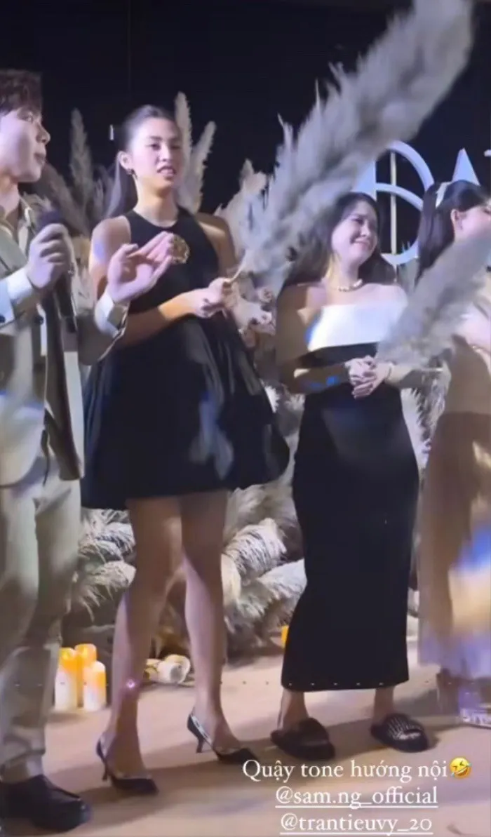 hoa-hau-tieu-vy-vuong-nghi-van-mang-thai-vi-chiec-vay-rong-thung-thinh-nguoi-dep-len-tieng (5)