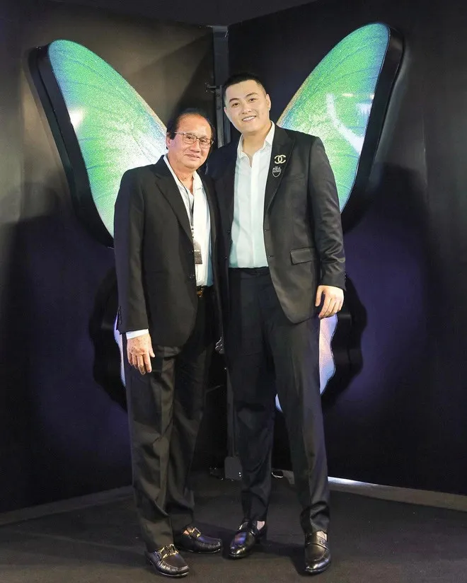 vo-chong-ong-trum-dien-tu-sai-thanh-gat-gao-khi-chon-con-dau-dua-3-dieu-kien-neu-con-trai-muon-cuoi-vo (5)