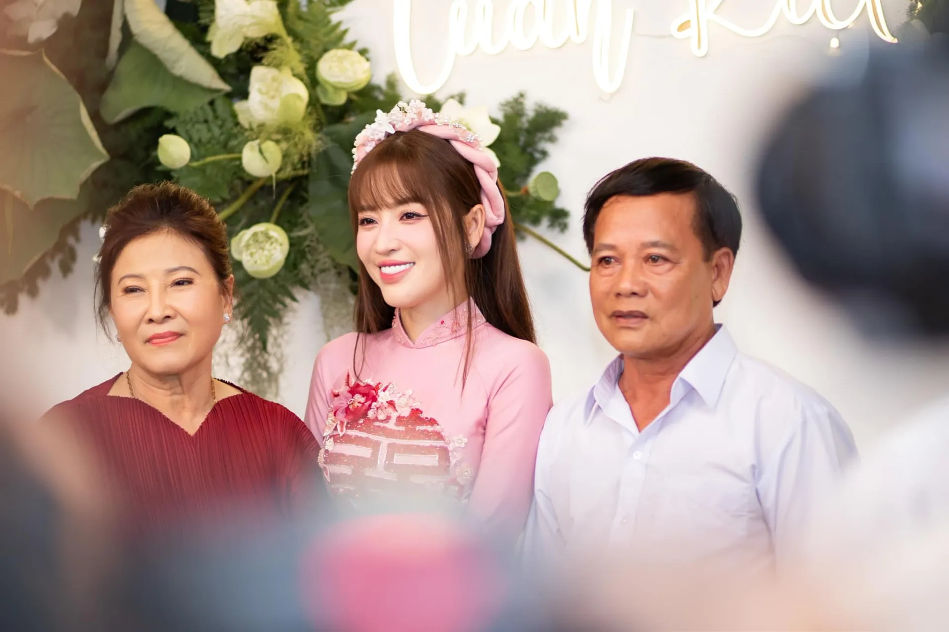puka-bat-mi-thai-do-me-ruot-trong-ngay-con-gai-xuat-gia-khong-khoc-nhu-cac-ba-me-khac (14)