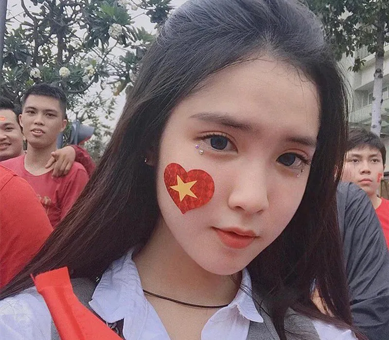 co-gia-dong-thap-tung-gay-bao-vi-xuong-duong-co-vu-u23-viet-nam-nay-duoc-moi-dong-phim-dien-anh-trung-quoc (1)