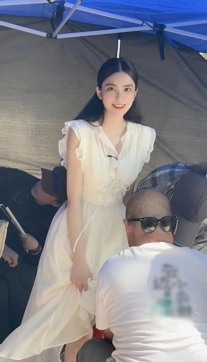 co-gia-dong-thap-tung-gay-bao-vi-xuong-duong-co-vu-u23-viet-nam-nay-duoc-moi-dong-phim-dien-anh-trung-quoc (5)