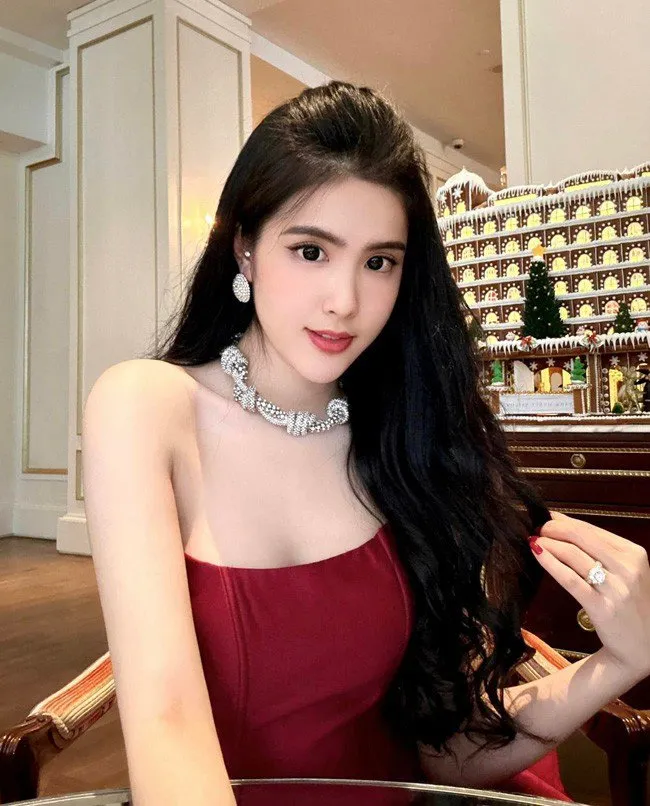 co-gia-dong-thap-tung-gay-bao-vi-xuong-duong-co-vu-u23-viet-nam-nay-duoc-moi-dong-phim-dien-anh-trung-quoc (8)