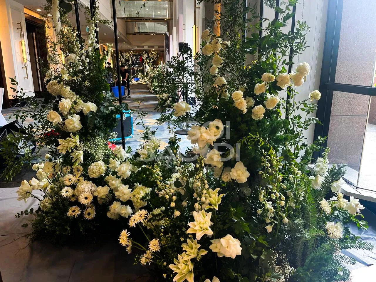 khong-gian-dam-cuoi-doan-van-hau-doan-hai-my-truoc-gio-g-100-hoa-tuoi-co-quay-bar-dac-biet (41)