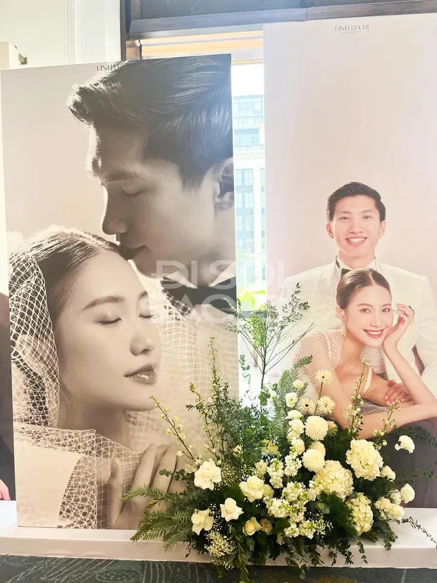 khong-gian-dam-cuoi-doan-van-hau-doan-hai-my-truoc-gio-g-100-hoa-tuoi-co-quay-bar-dac-biet (7)