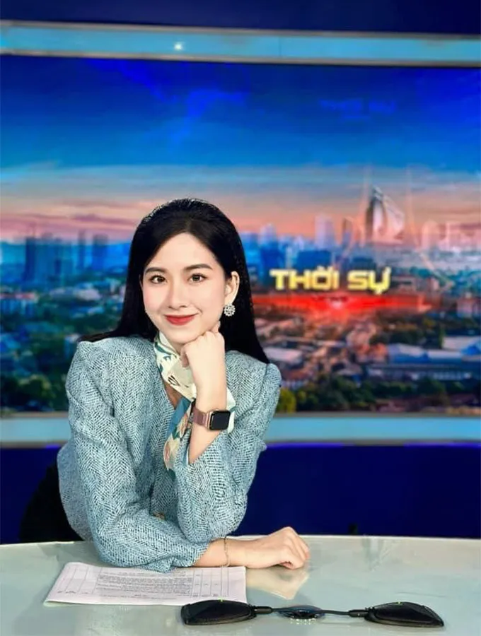 nu-mc-truyen-hinh-2002-lot-top-tim-kiem-ca-nuoc-hoa-ra-la-ai-nu-cua-cua-danh-thu-dt-viet-nam (10)