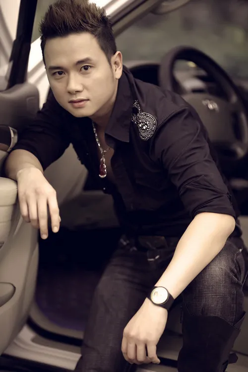 nam-ca-si-la-tinh-dau-cua-cat-tuong-bo-hao-quang-cam-500000-sang-my-trang-tay-phai-di-nau-an-lam-thue (4)