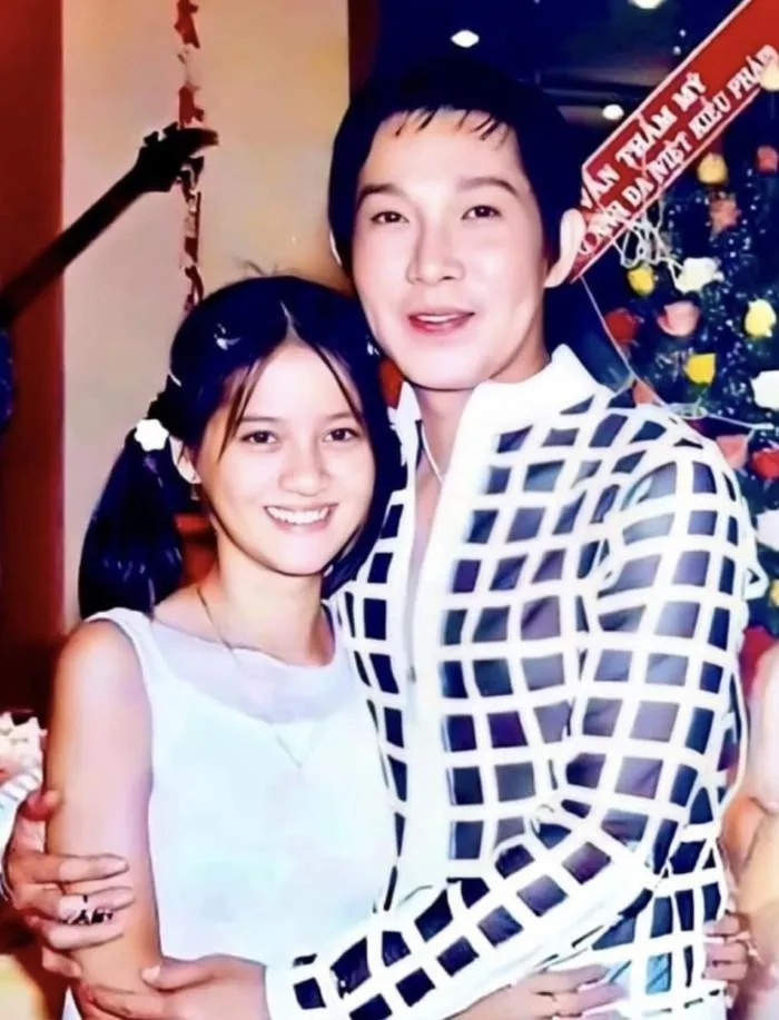 con-gai-co-nsut-vu-linh-ke-ve-nhung-ngay-cuoi-doi-bi-benh-hoanh-hanh-cua-ba-khien-khan-gia-rung-rung  (311)