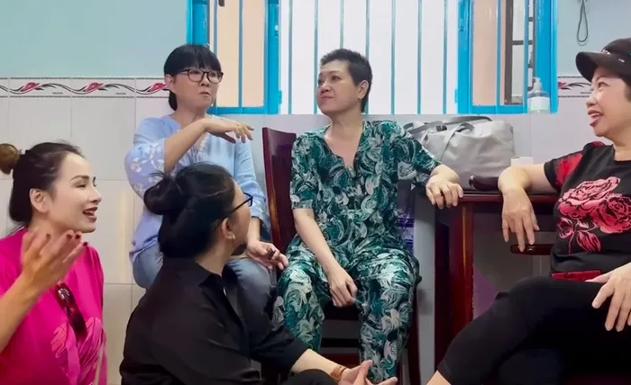 nu-ca-si-mac-2-benh-nan-y-cung-luc-nhung-khong-co-tien-chay-chua-duong-cung-lay-ca-tim-lam-thuoc-qua-xot-xa (4)