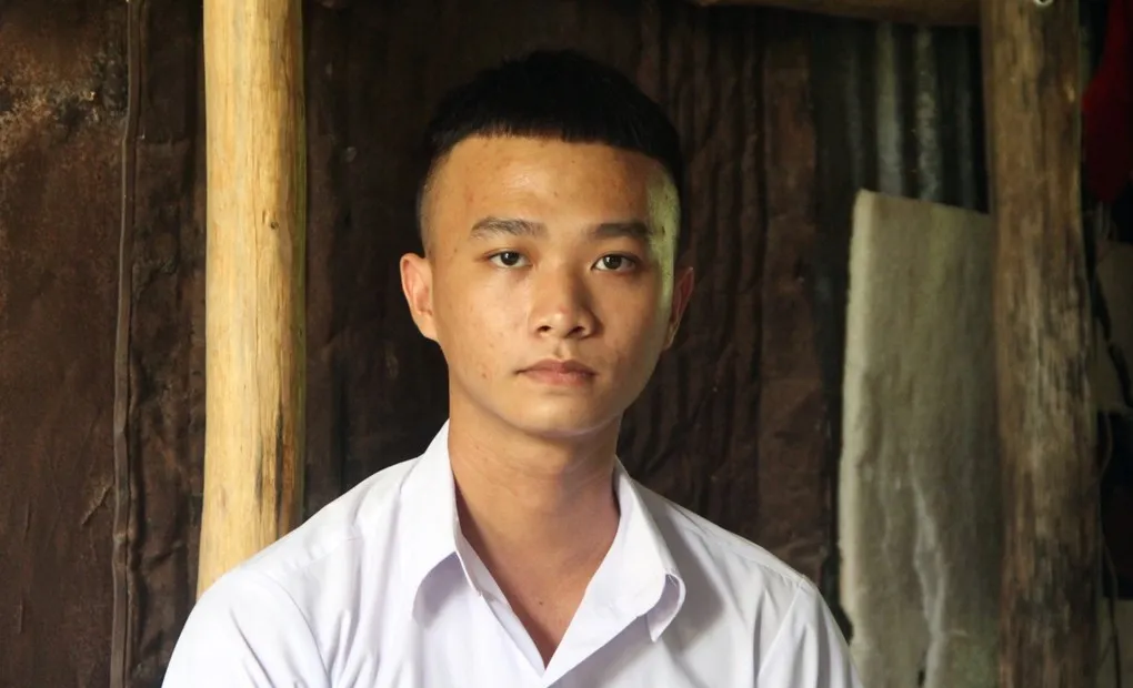 vang-bong-cha-tu-nho-nam-sinh-do-dai-hoc-top-dau-chi-dam-mo-co-thung-mi-tom-moi-thang-bam-con-chu (2)