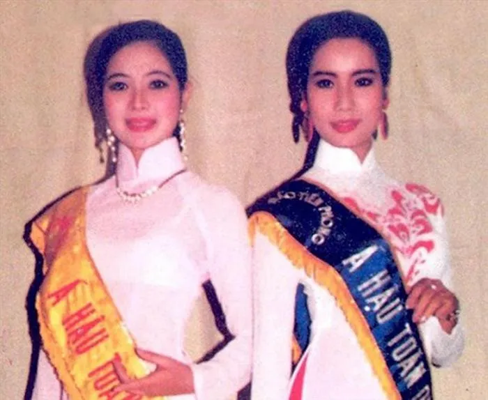 a-hau-dau-tien-o-viet-nam-duoc-phong-tang-danh-hieu-nsnd-u60-voc-dang-nhu-gai-doi-muoi-khien-dan-tinh-nguong-mo (5)