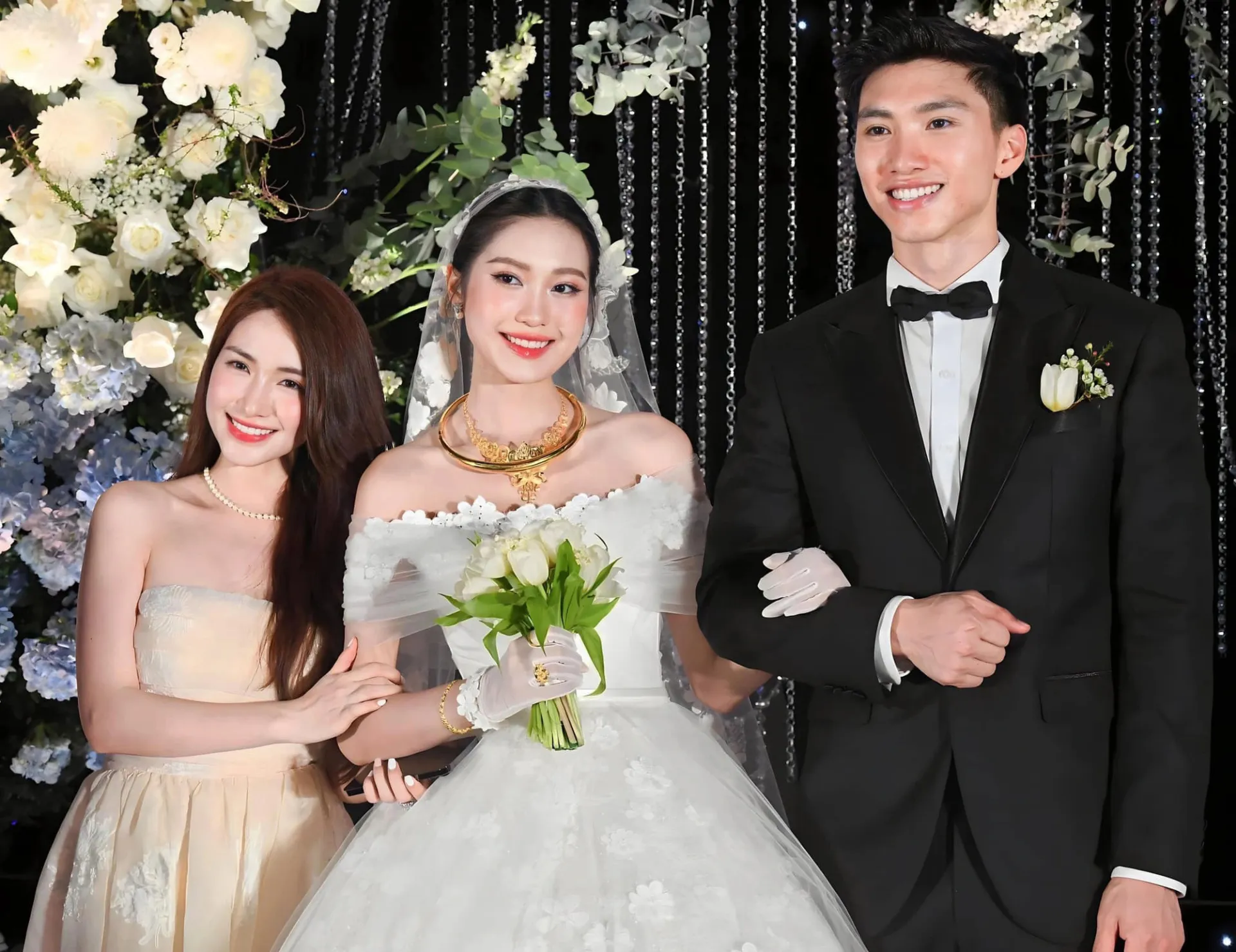 hoa-minzy-an-dinh-thoi-gian-cho-ngay-trong-dai-tiet-lo-thoi-diem-le-xe-hoa (13)