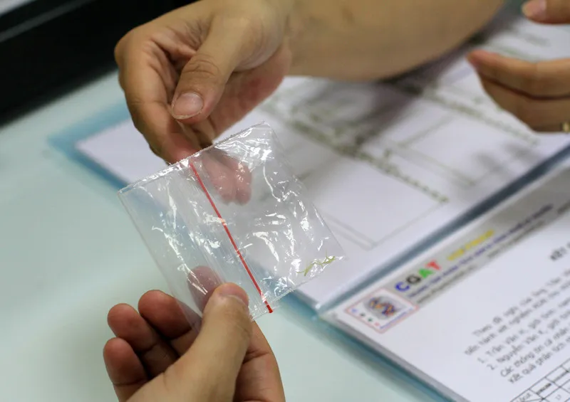 vo-tinh-phat-hien-vo-an-vung-nguoi-dan-ong-am-tham-dem-3-con-di-xet-nghiem-adn-nhan-cai-ket-khong-ngo (6)