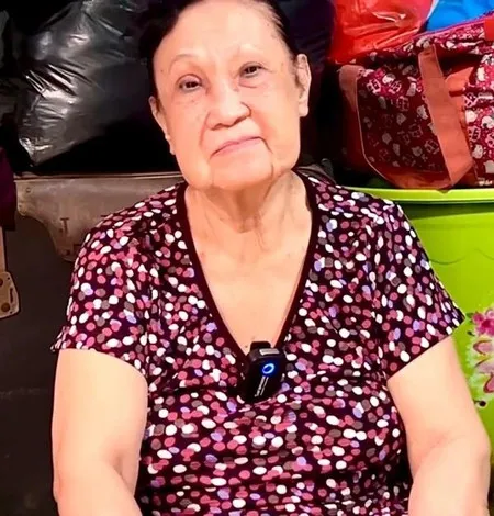 nu-ca-si-noi-tieng-mot-thoi-tung-co-cat-xe-mot-cay-vang-nay-tuoi-xe-chieu-o-tro-di-cha-nha-ve-sinh-kiem-song (7)