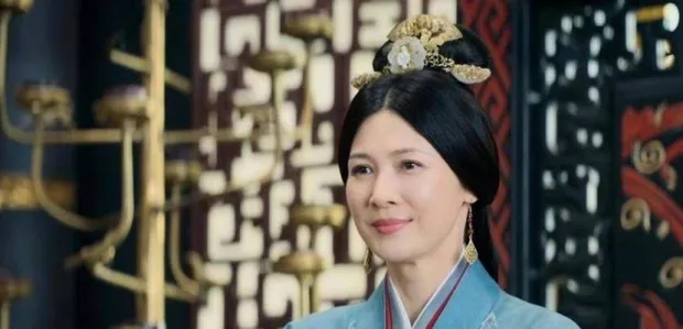 nu-dien-vien-noi-tieng-dut-tinh-voi-ban-trai-cuoi-dai-gia-17000-ty-nay-no-nan-tra-mai-khong-het (4)