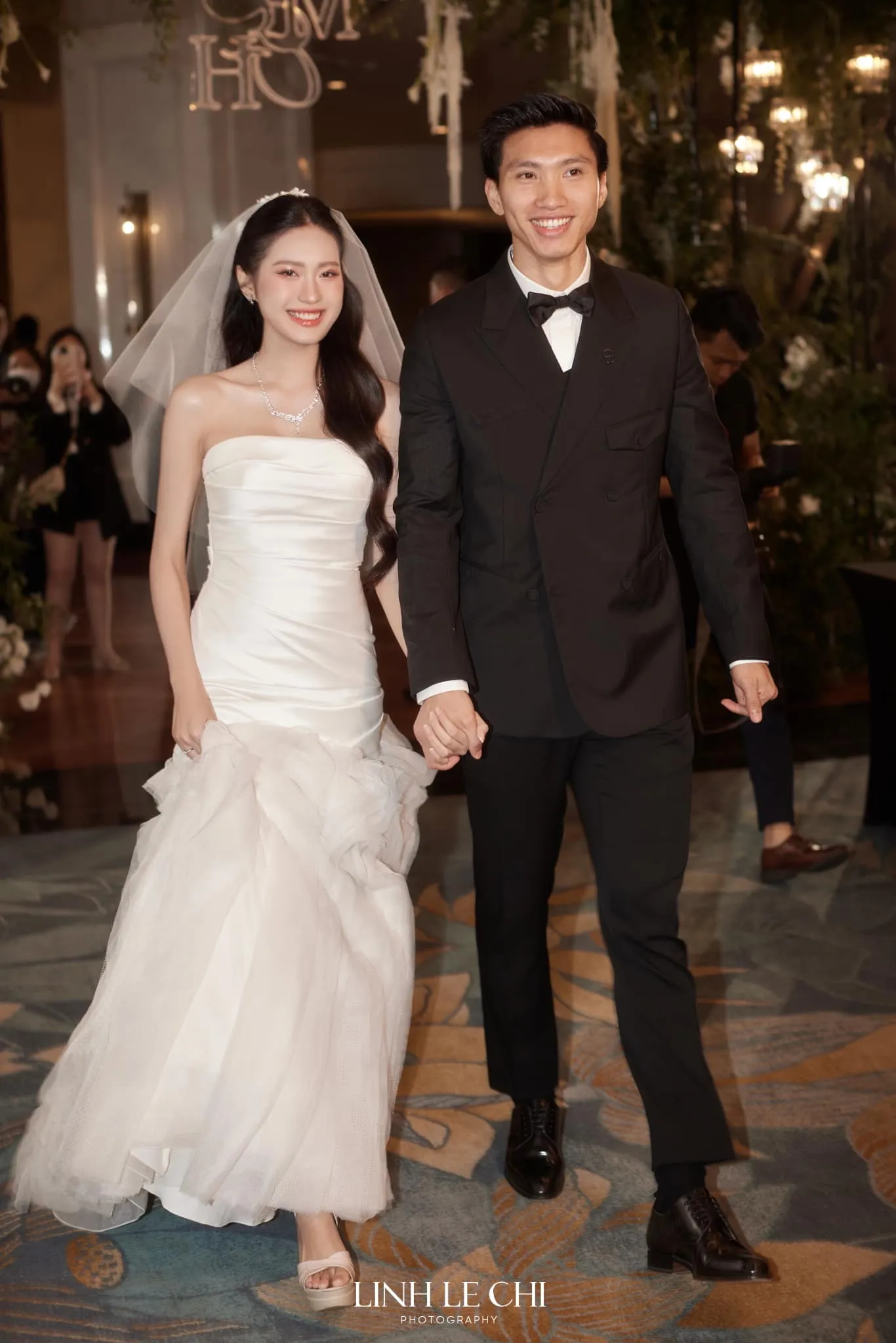 ba-xa-doan-van-hau-vuong-tin-don-lam-nguoi-thu-ba-nguoi-dep-noi-gi (2)