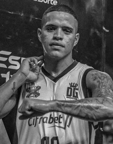 cau-thu-bong-da-qua-doi-o-tuoi-25-vi-tai-nan-tham-khoc-canh-sat-dang-bat-tay-dieu-tra-vu-viec (12)